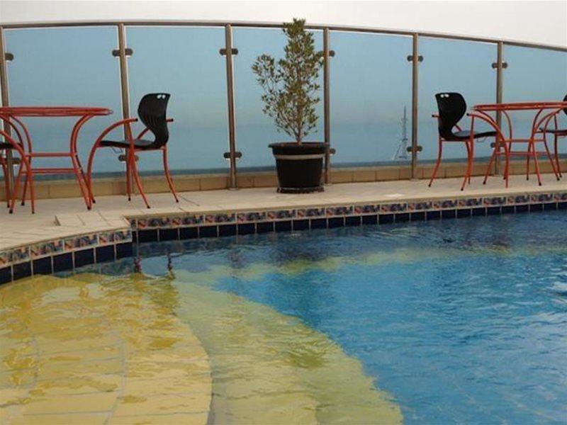 Le Royal Corniche Hotel Salmiya Kültér fotó